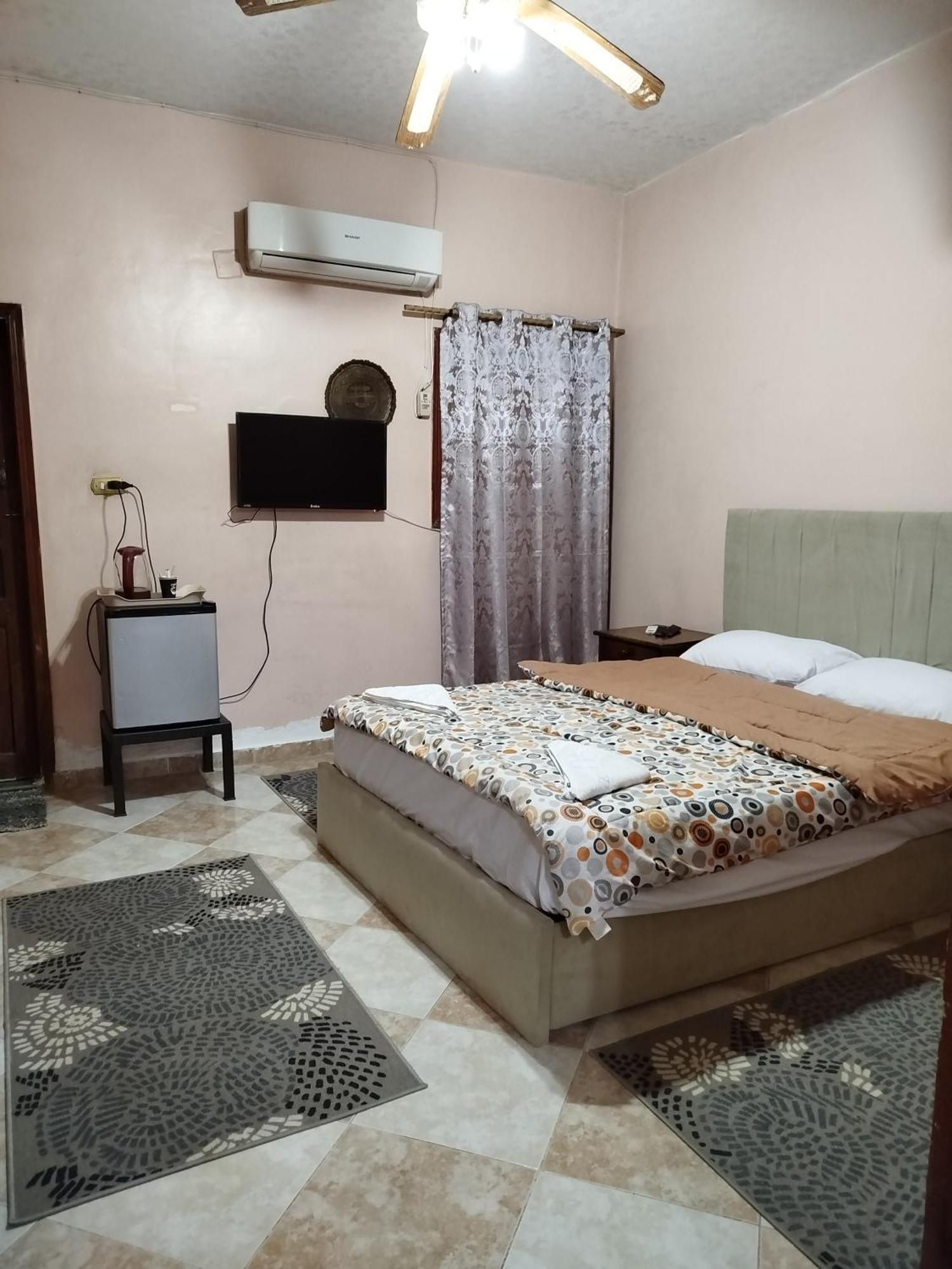 Homestay Merit Pyramids View