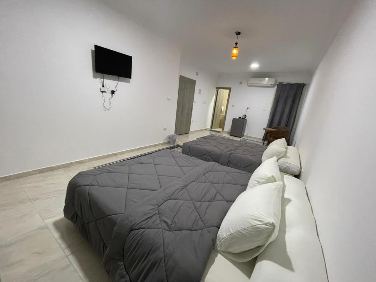 Merit Pyramids View Homestay *